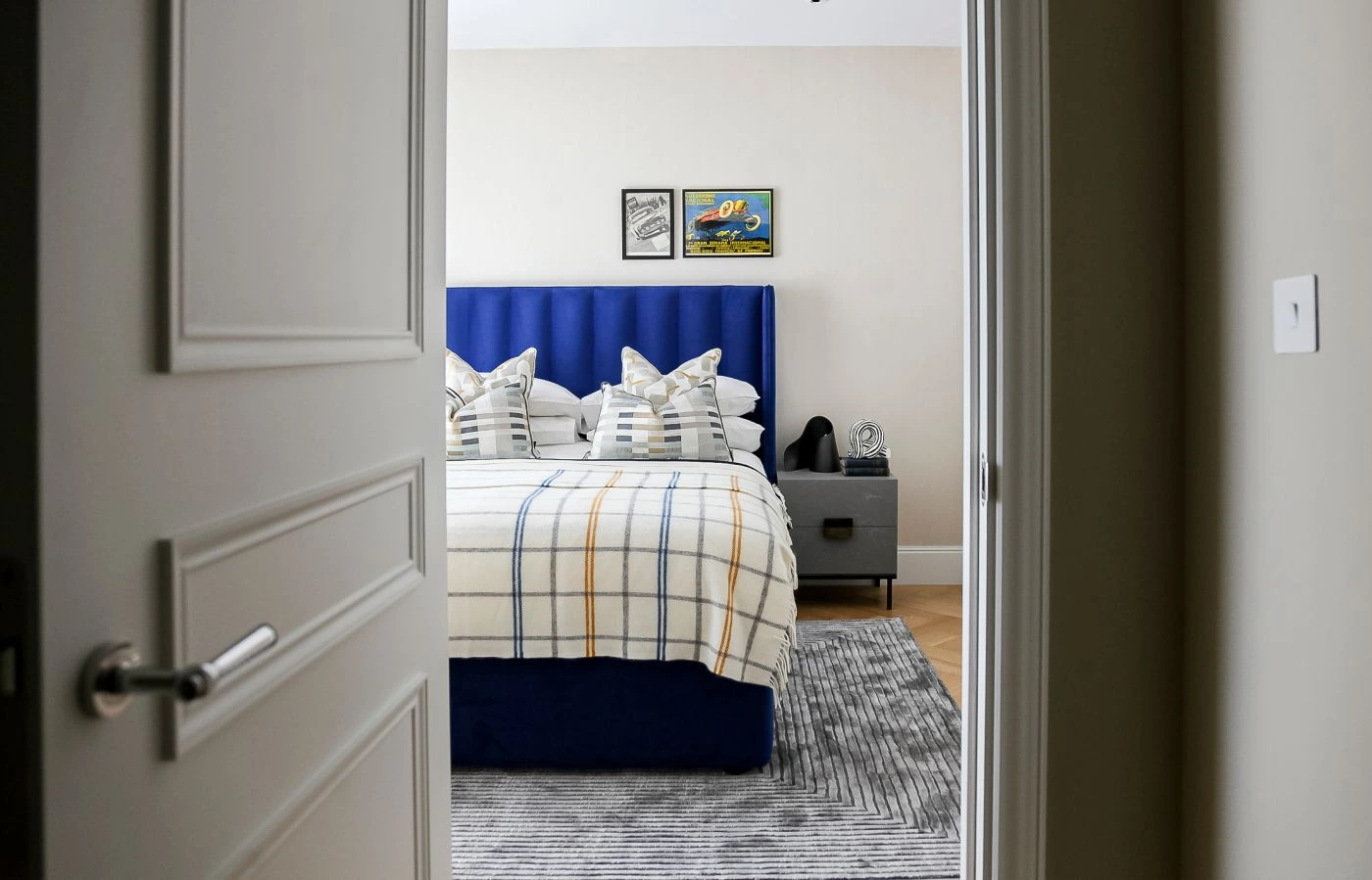 Well furnished bedroom