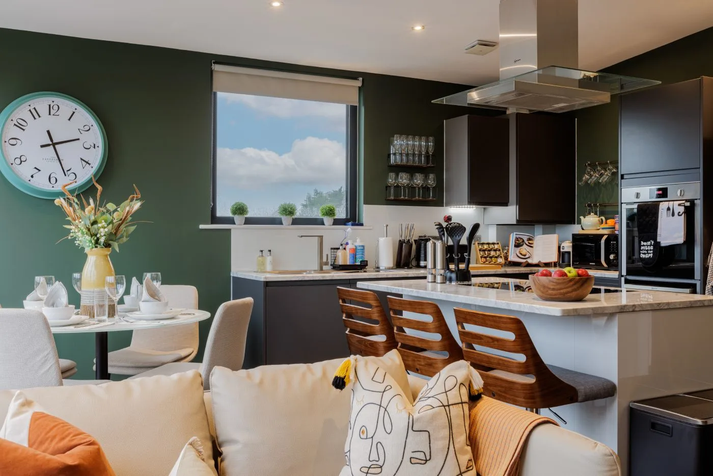 Well furnished kitchen area